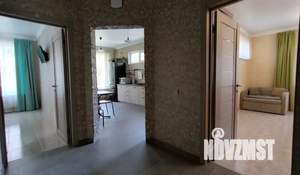 Дом 50м&sup2;, 3-этажный, посуточно, 