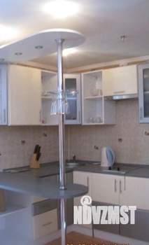 Дом 200м&sup2;, 2-этажный, на длительный срок, 