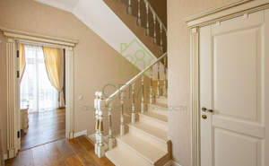 Дом 167м&sup2;, 3-этажный, на длительный срок, 