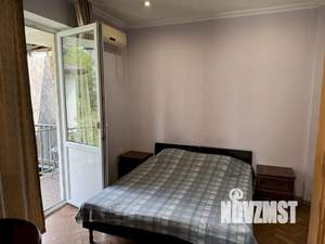 Дом 50м&sup2;, 3-этажный, посуточно, 