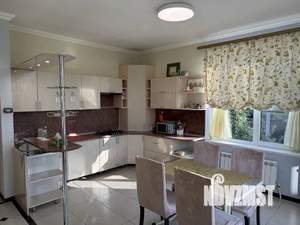 Дом 200м&sup2;, 2-этажный, посуточно, 