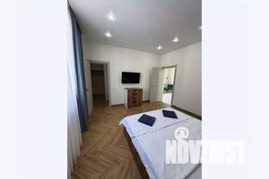 Дом 300м&sup2;, 3-этажный, посуточно, 