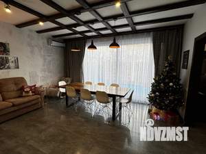 Дом 50м&sup2;, 3-этажный, посуточно, 