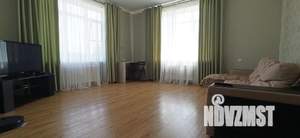 Дом 217м&sup2;, 3-этажный, посуточно, 