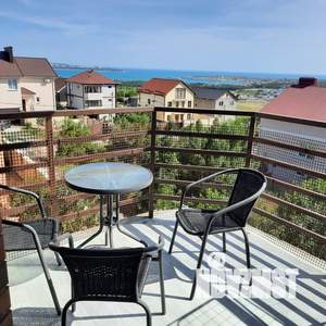 Дом 65м&sup2;, 2-этажный, посуточно, 