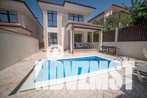 Дом 250м², 2-этажный, посуточно, 