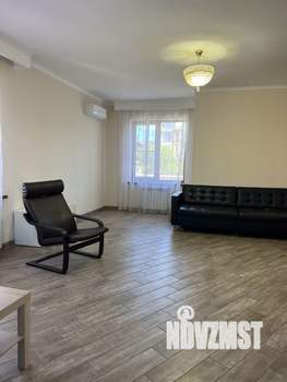 Дом 220м², 3-этажный, на длительный срок, 