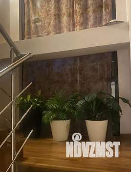 Дом 200м&sup2;, 3-этажный, посуточно, 