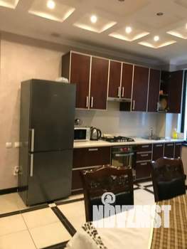 Дом 200м&sup2;, 3-этажный, посуточно, 