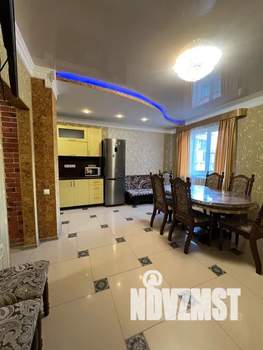 Дом 160м&sup2;, 3-этажный, посуточно, 