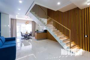 Дом 145м&sup2;, 3-этажный, посуточно, 