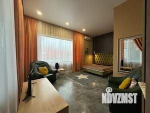 Дом 500м&sup2;, 3-этажный, посуточно, 