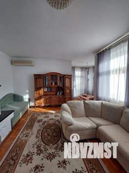 Дом 200м&sup2;, 2-этажный, посуточно, 