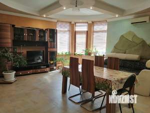 Дом 423м&sup2;, 3-этажный, посуточно, 