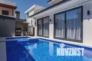 Дом 200м&sup2;, 2-этажный, посуточно, 