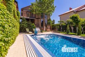 Дом 370м&sup2;, 2-этажный, посуточно, 