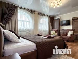 Дом 200м&sup2;, 3-этажный, посуточно, 