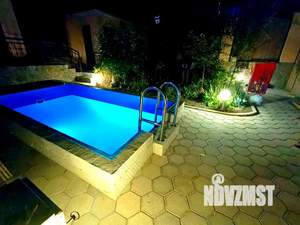 Дом 65м&sup2;, 2-этажный, посуточно, 