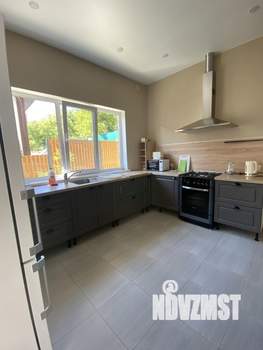 Коттедж 180м&sup2;, 2-этажный, на длительный срок, 