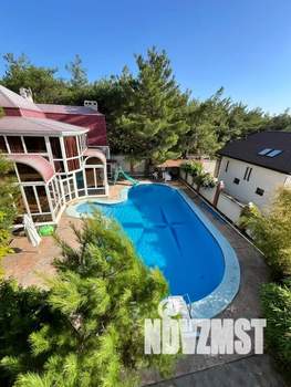 Дом 300м&sup2;, 3-этажный, посуточно, 