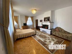 Дом 250м&sup2;, 3-этажный, посуточно, 