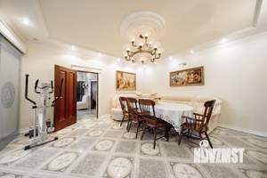 Дом 200м&sup2;, 2-этажный, посуточно, 