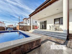 Дом 200м&sup2;, 2-этажный, посуточно, 