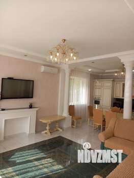 Дом 250м&sup2;, 3-этажный, посуточно, 