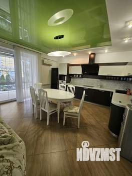 Таунхаус 220м&sup2;, 3-этажный, на длительный срок, 