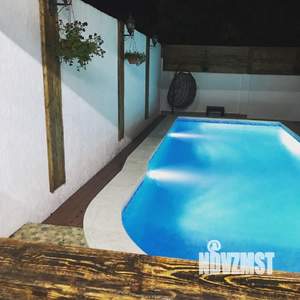 Дом 160м&sup2;, 2-этажный, посуточно, 