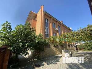 Дом 500м&sup2;, 4-этажный, посуточно, 