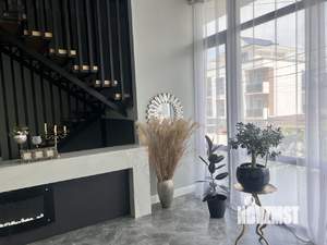 Дом 500м&sup2;, 3-этажный, посуточно, 