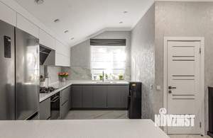 Коттедж 300м², 2-этажный, на длительный срок, 