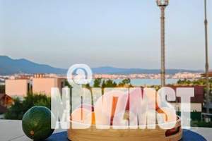 Дом 200м&sup2;, 2-этажный, посуточно, 