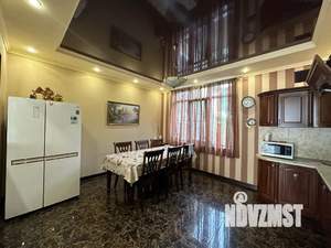 Дом 180м&sup2;, 3-этажный, посуточно, 