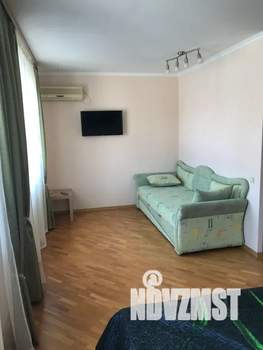 Дом 200м&sup2;, 2-этажный, посуточно, 