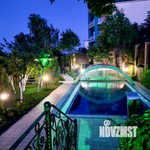 Дом 370м&sup2;, 2-этажный, посуточно, 