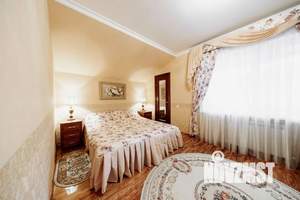 Дом 200м&sup2;, 2-этажный, посуточно, 