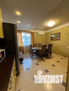 Дом 160м&sup2;, 3-этажный, посуточно, 