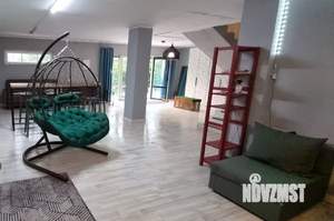 Дом 200м², 2-этажный, на длительный срок, 