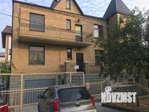 Дом 250м&sup2;, 3-этажный, посуточно, 