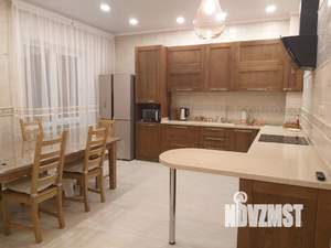 Дом 140м&sup2;, 2-этажный, посуточно, 