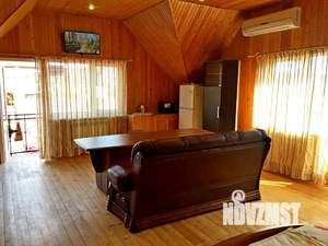 Дом 55м&sup2;, 3-этажный, посуточно, 