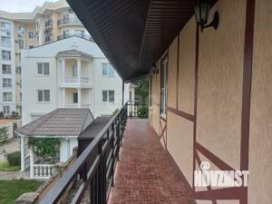 Дом 397м&sup2;, 2-этажный, участок 6 сот.  