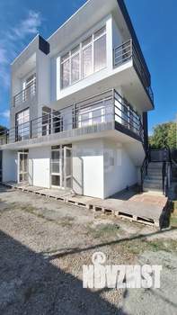 Дом 243м&sup2;, 3-этажный, участок 3 сот.  