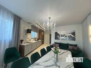 Дом 267м&sup2;, 3-этажный, участок 4 сот.  