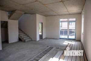 Дом 165м&sup2;, 2-этажный, участок 4 сот.  