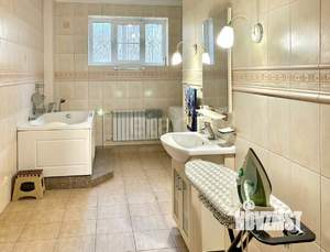 Дом 438м&sup2;, 3-этажный, участок 10 сот.  