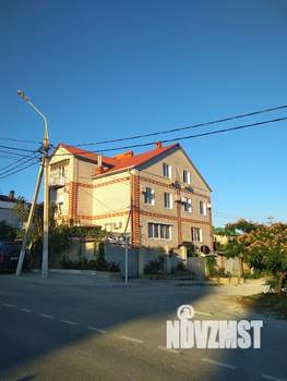 Дом 270м², 3-этажный, участок 3 сот.  