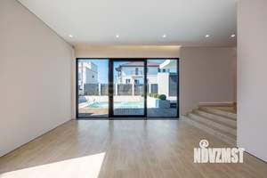 Дом 227м&sup2;, 2-этажный, участок 4 сот.  